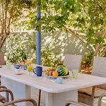 Poseidonia Syros Cozy House Дом отдыха *